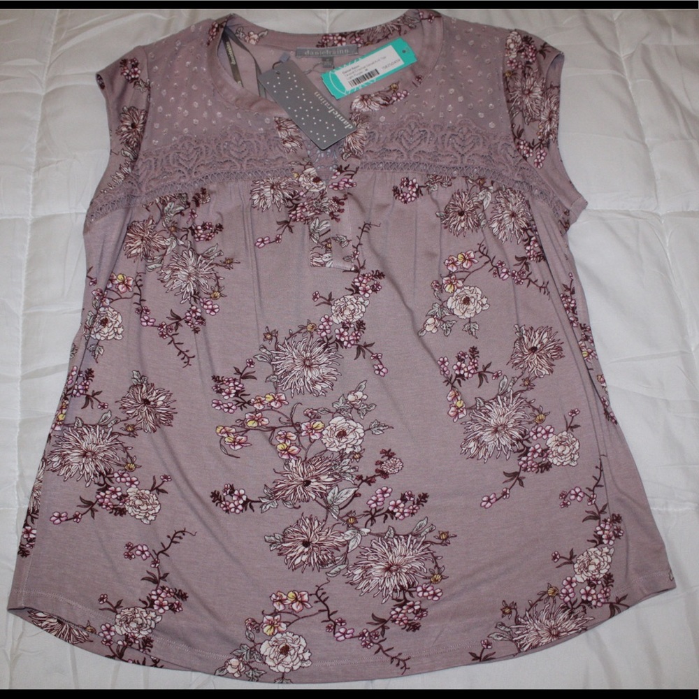 Daniel Rainn Blouse size Medium